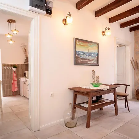 Apartment Skala With Hot Tub & Kala With Terrace Pitve
