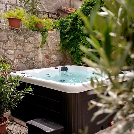 Apartment Skala With Hot Tub & Kala With Terrace *