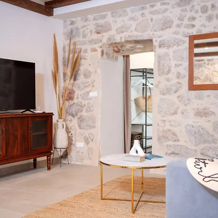 Apartment Skala With Hot Tub & Kala With Terrace Pitve