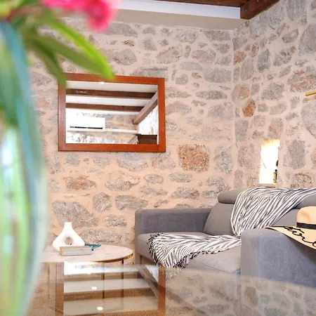 Apartment Skala With Hot Tub & Kala With Terrace *