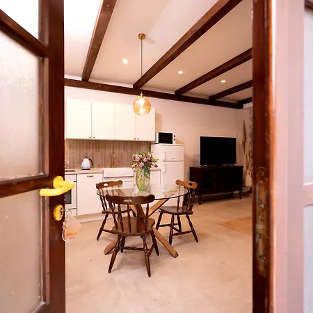 Skala With Hot Tub & Kala With Terrace Apartment