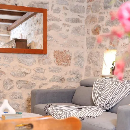 Skala With Hot Tub & Kala With Terrace Apartment Pitve