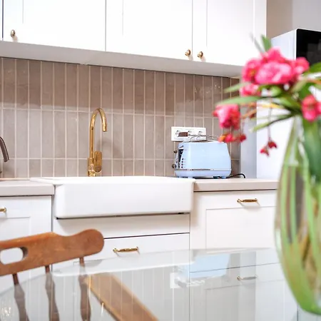 Apartment Skala With Hot Tub & Kala With Terrace Pitve
