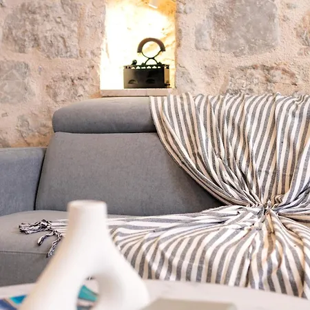 Appartamento Skala With Hot Tub & Kala With Terrace Pitve