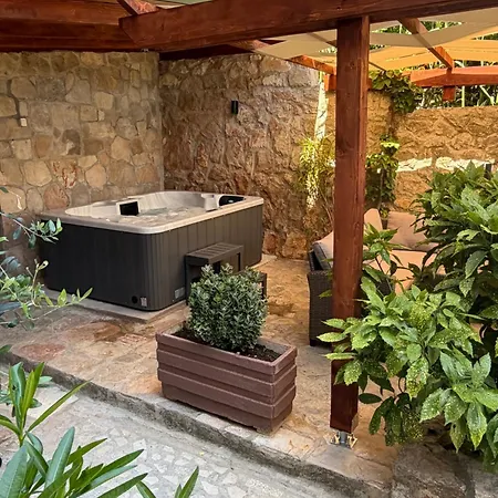Lejlighed Skala And Kala With Hot Tubs *