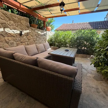 Lejlighed Skala And Kala With Hot Tubs Pitve